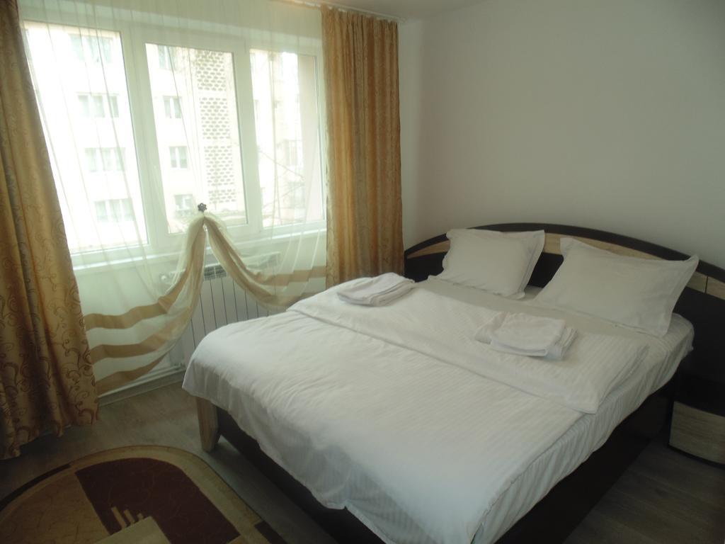 Lary Apartament 苏恰瓦 客房 照片